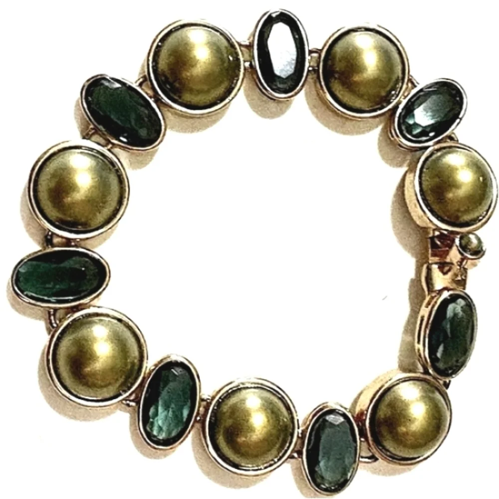 MONET VINTAGE ROUND OLIVE GREEN AND OVAL BLACK GLASS GOLD-TONE 7.5